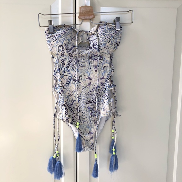 Victoria’s Secret bathing suit - Picture 1 of 3